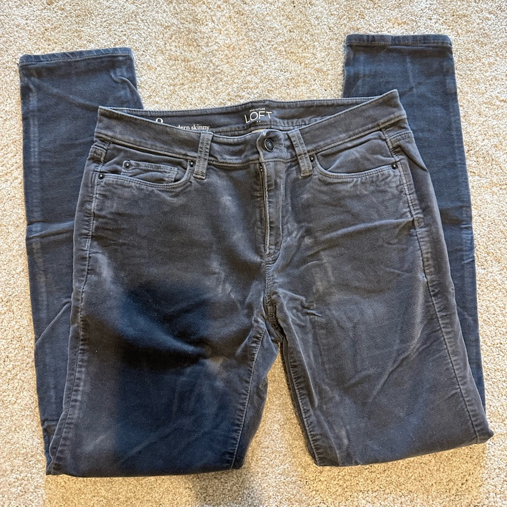 LOFT Grey Skinny Jeans Sleek and Versatile